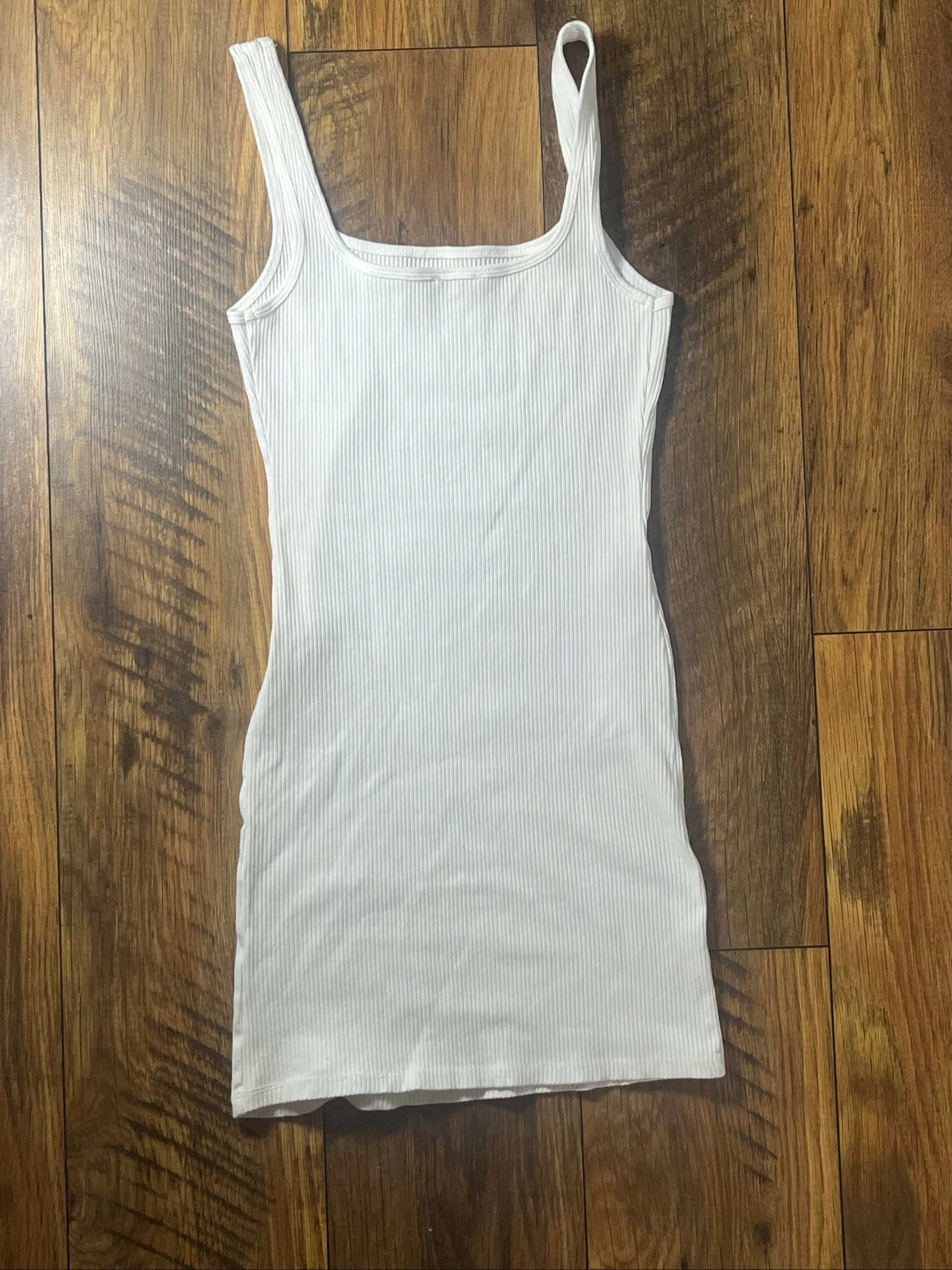 Vestido ajustado blanco de costilla con tirantes anchos y escote cuadrado - Bershka - Talla M - muy buen estado – photo 5
